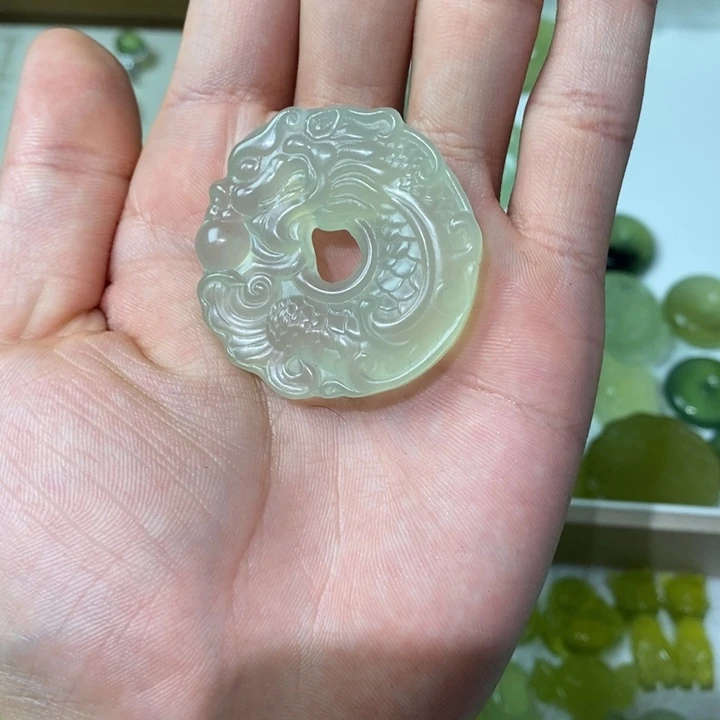 未镶嵌蛇纹石玉吊坠(不含链)36