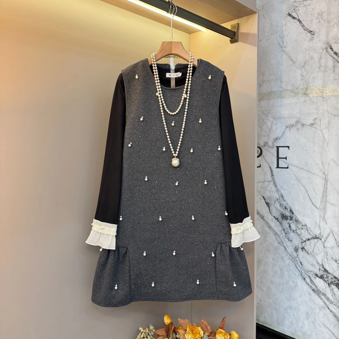 2025新款小香风别致时尚气质撒星简约绝美内搭+马甲裙套装9936-1