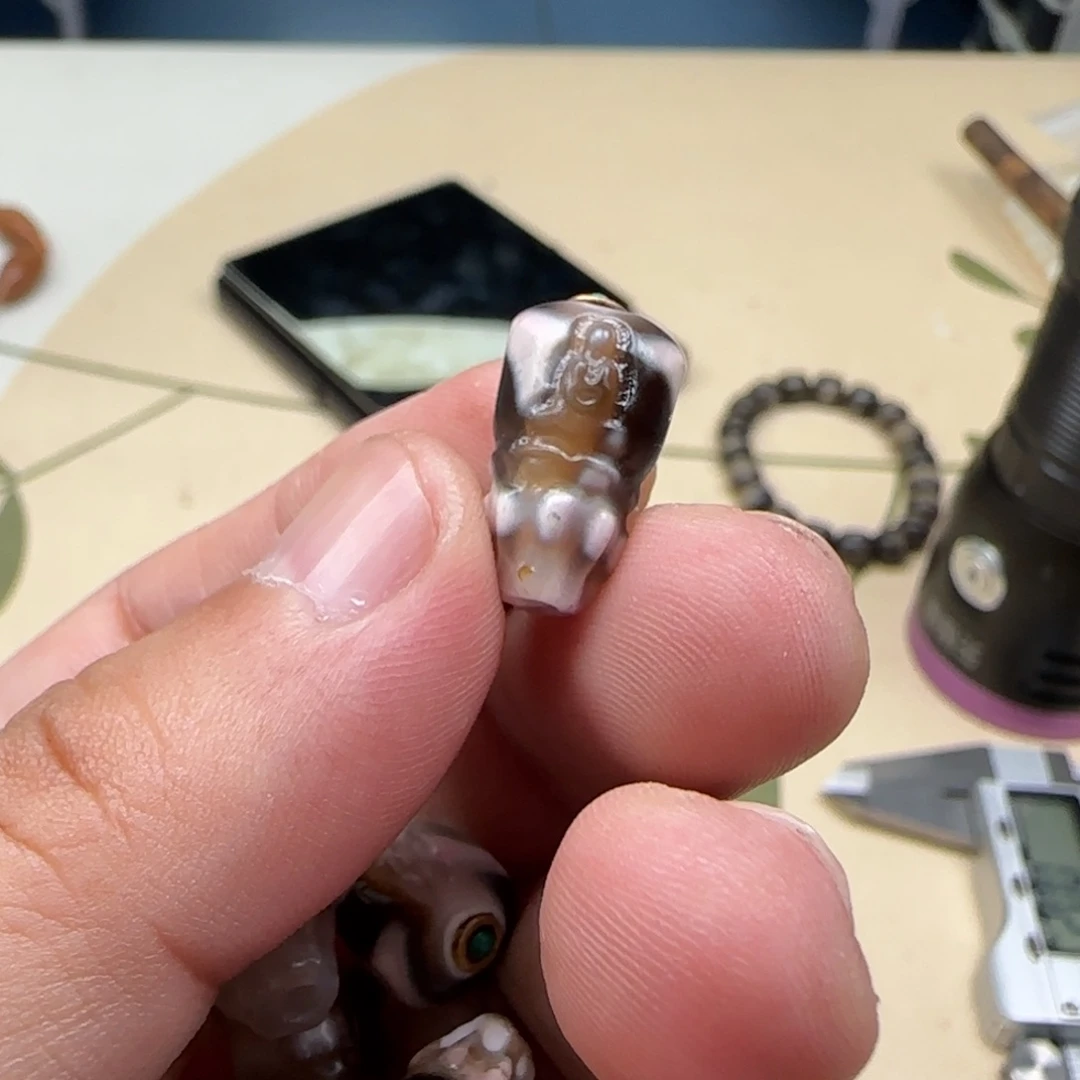 白玉菩提吊坠黑色5370