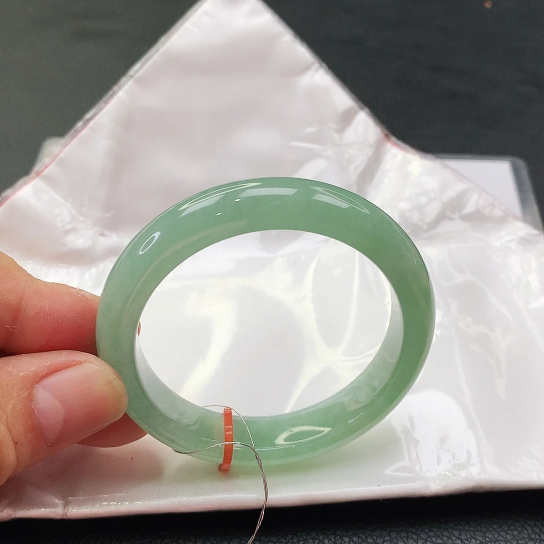 未镶嵌手镯翡翠天然翡翠手镯