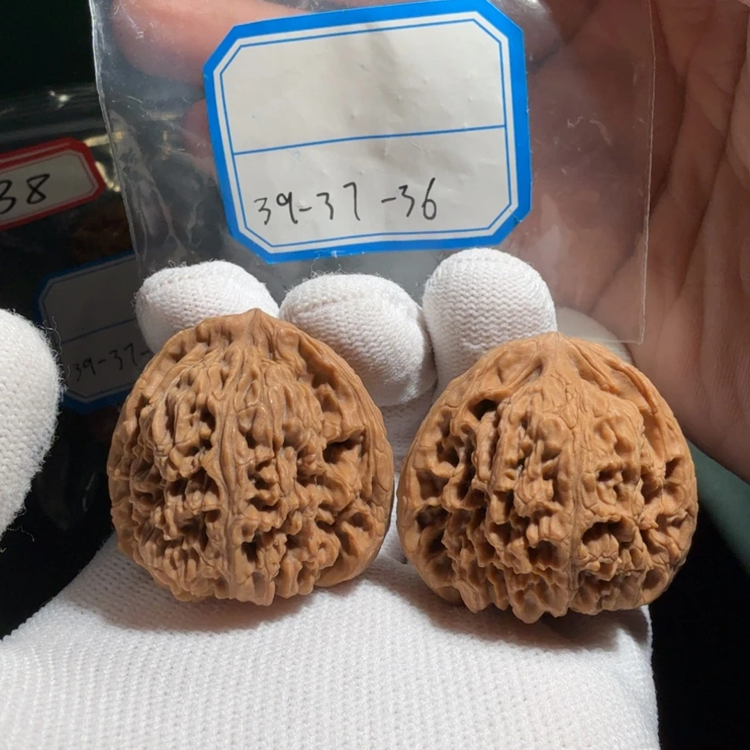 文玩核桃吊坠南疆团子39