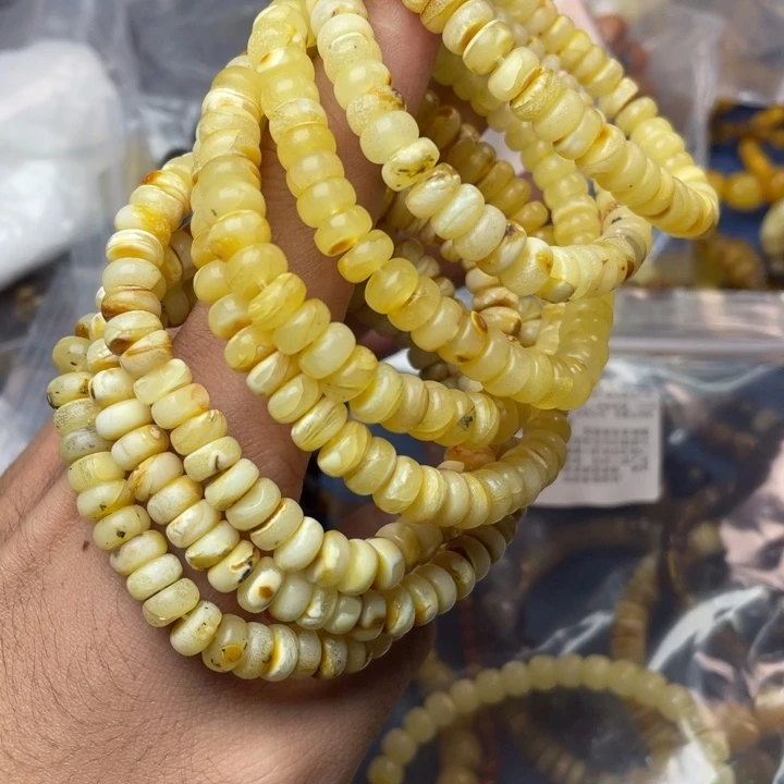 未镶嵌琥珀珠宝奇石