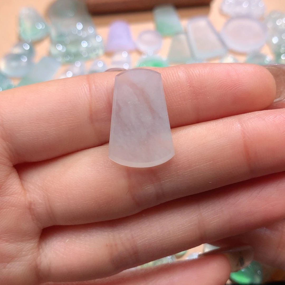 翡翠挂件未镶嵌无事牌