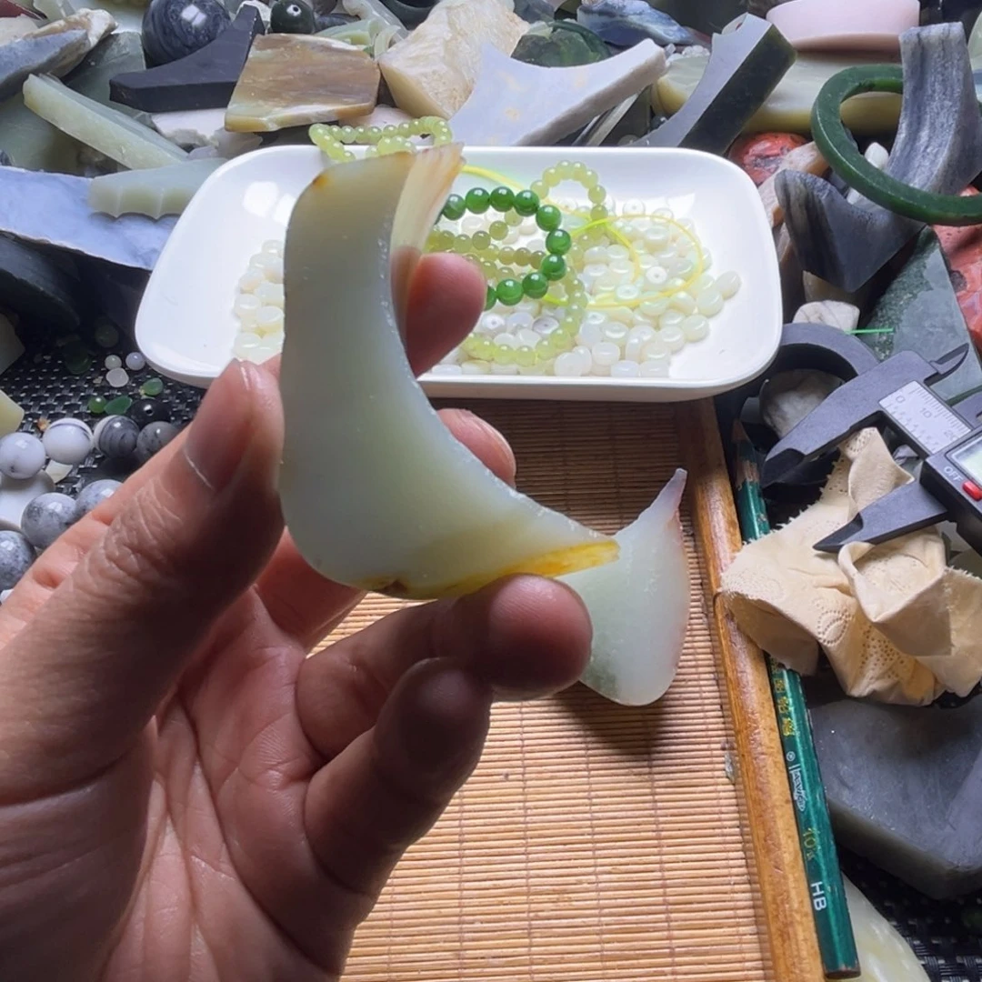 和田玉（糖玉）未镶嵌挂件