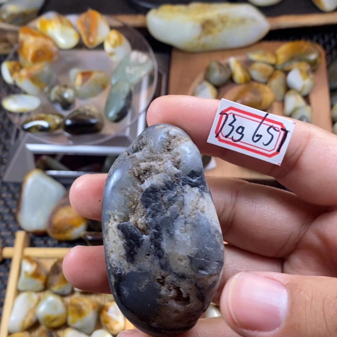 和田玉（糖玉）未镶嵌挂件