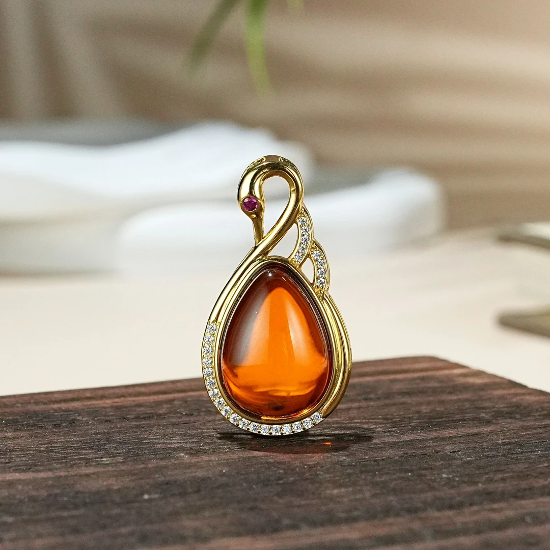 天然琥珀吊坠 YC0350124