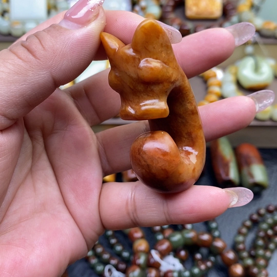 透闪石质玉未镶嵌颈饰