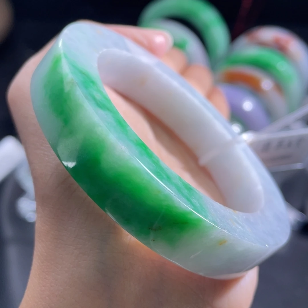 未镶嵌手镯定制翡翠