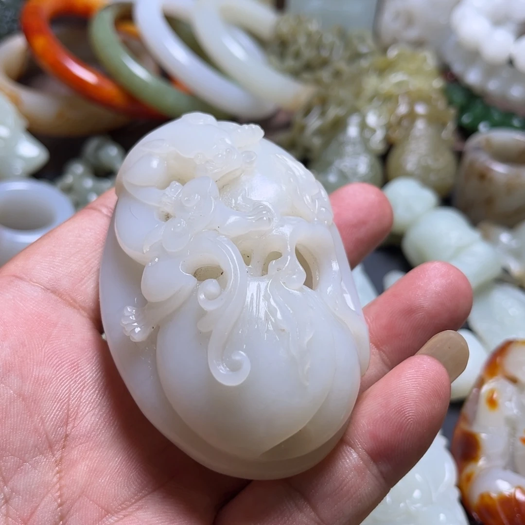 颈饰未镶嵌和田玉