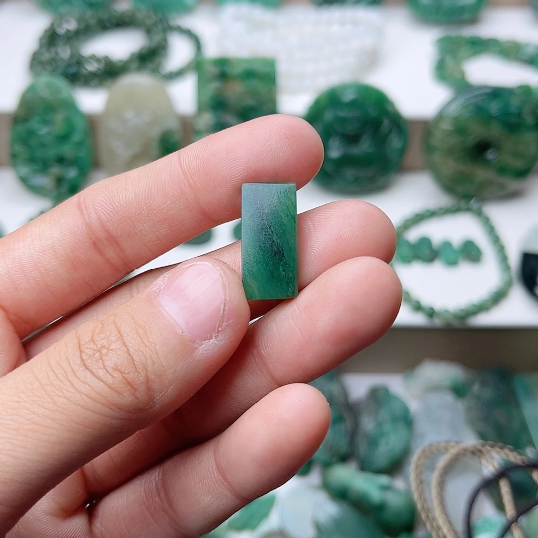 独山玉挂件未镶嵌算***吧