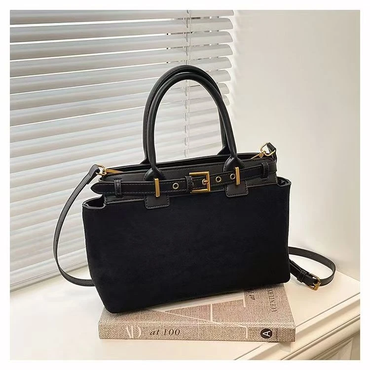 秋冬季复古包女2025新款时尚百搭斜挎包超火手提水桶包小拎包