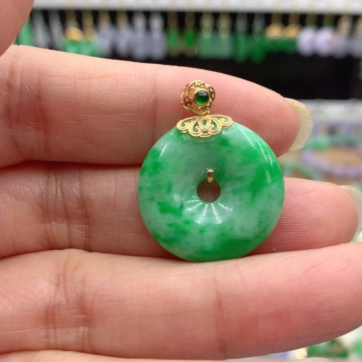 翡翠18K金镶嵌吊坠(赠链)