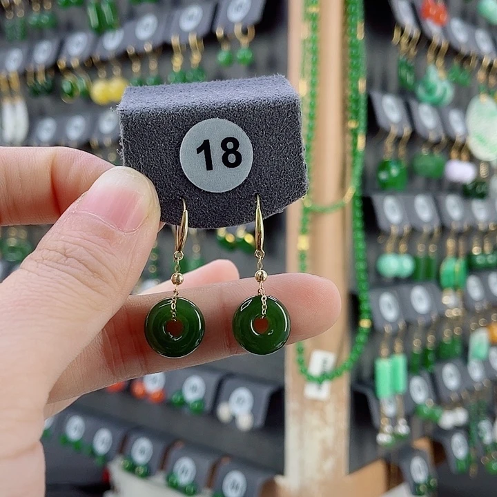 18K金镶嵌和田玉耳饰