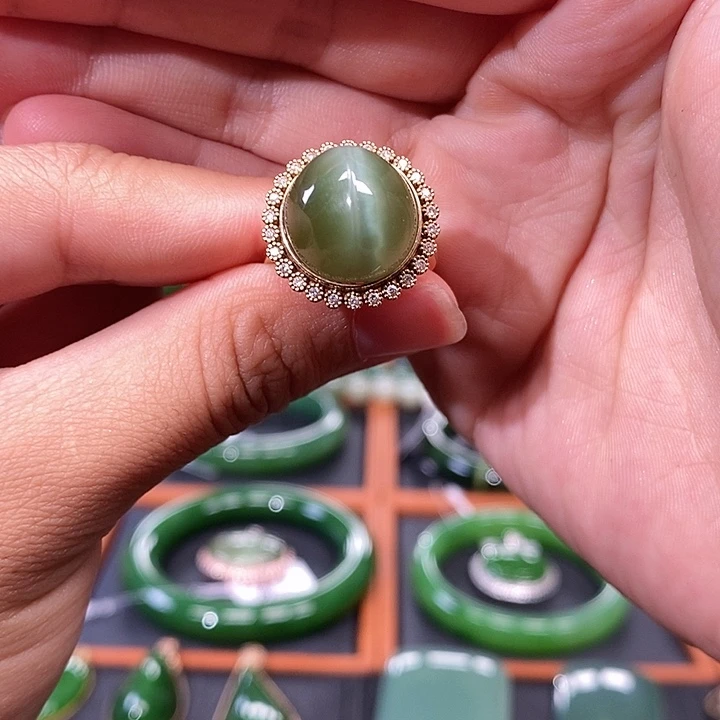 和田玉（碧玉）戒指18K金镶嵌