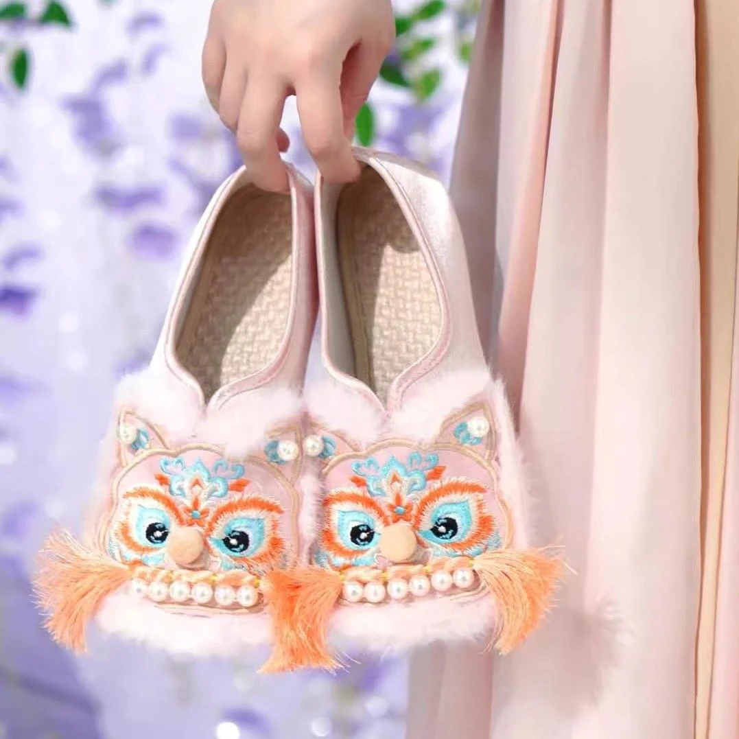 非遗国潮虎头鞋女成人软底一脚蹬配旗袍古风绣花鞋国风新中式单鞋