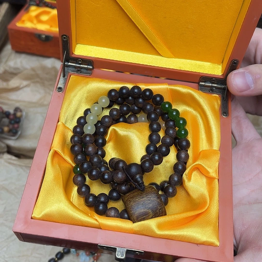 大叶紫檀（黑酸枝木类）