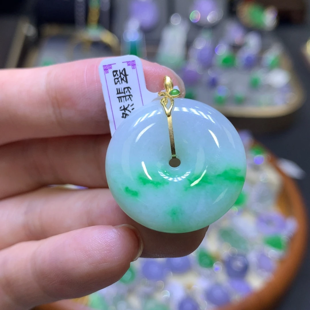 翡翠18K金镶嵌颈饰翡翠吊坠项链