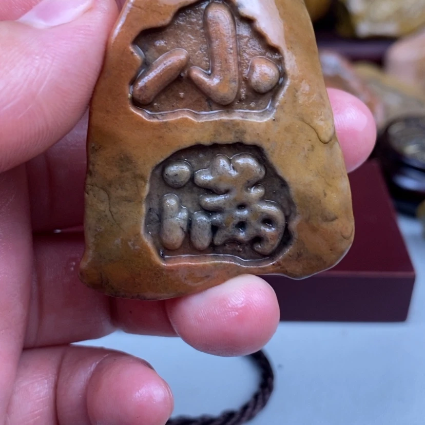 【闪购商品】原石雕刻手把件脖挂件