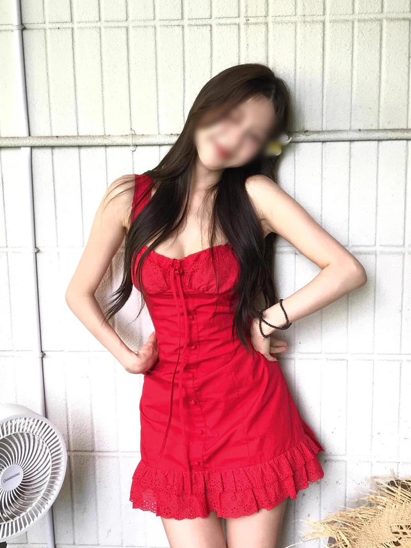 X9564法式纯欲风性感红色吊带连衣裙女夏小众设计感收腰显瘦A字裙