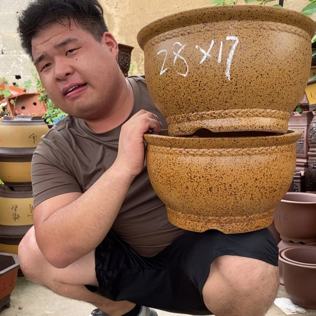 紫砂花盆紫砂艺术学院的学生