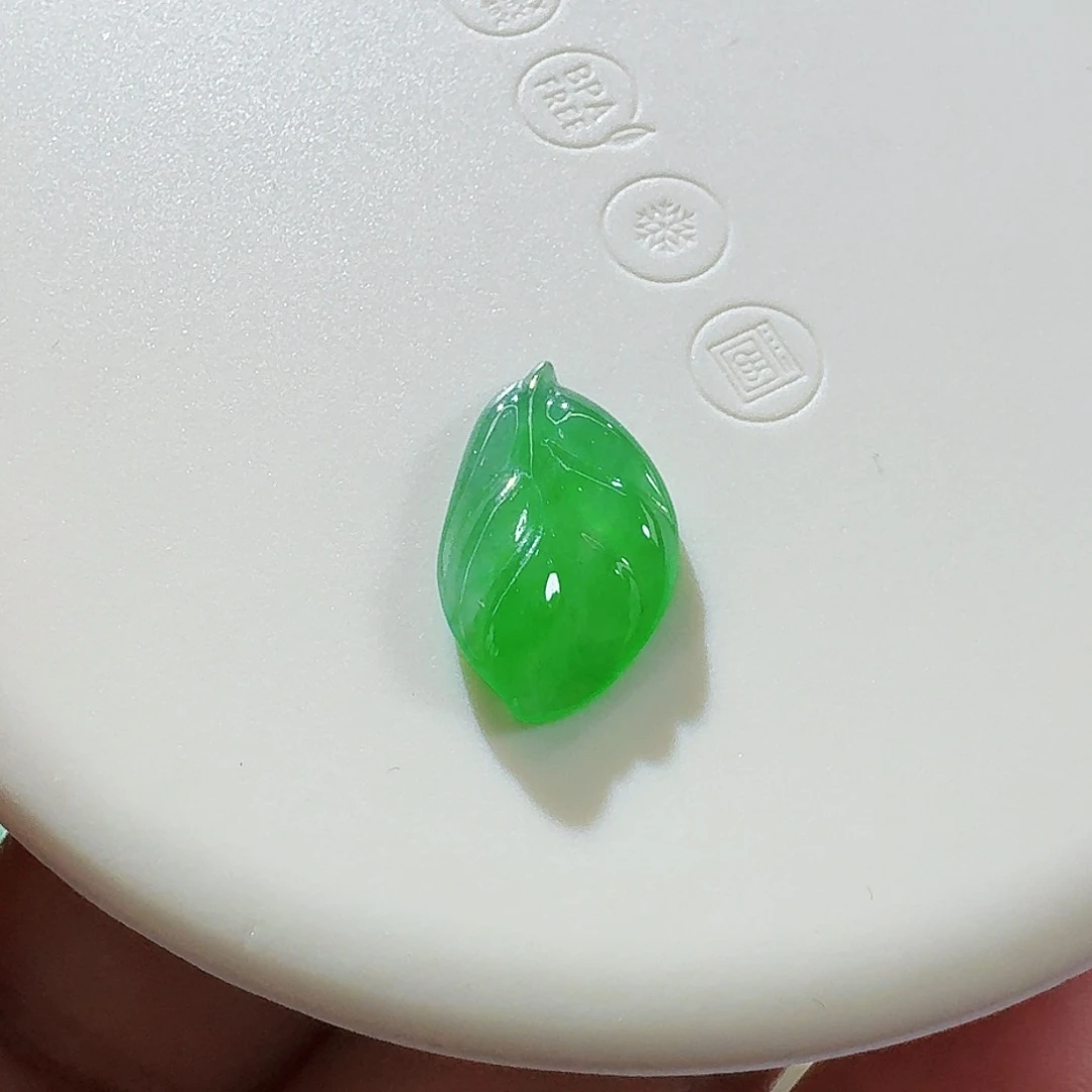 翡翠颈饰未镶嵌裸石