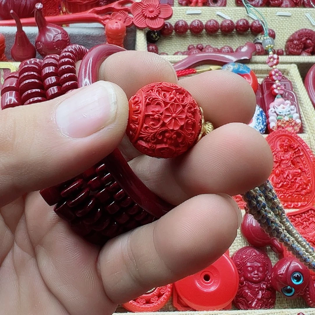 东陵石颈饰合金郭**.