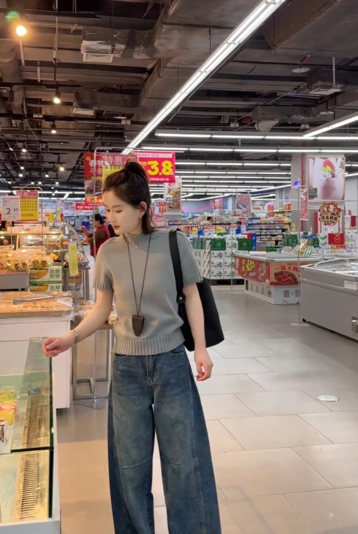 2025夏季新款T恤别致百搭显瘦短袖女短款上衣针织气质半高领