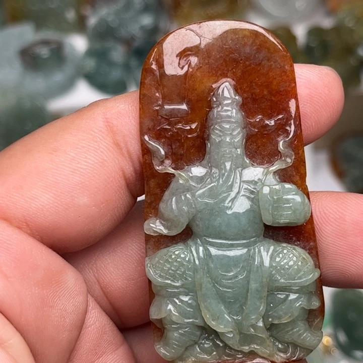 翡翠未镶嵌颈饰关公