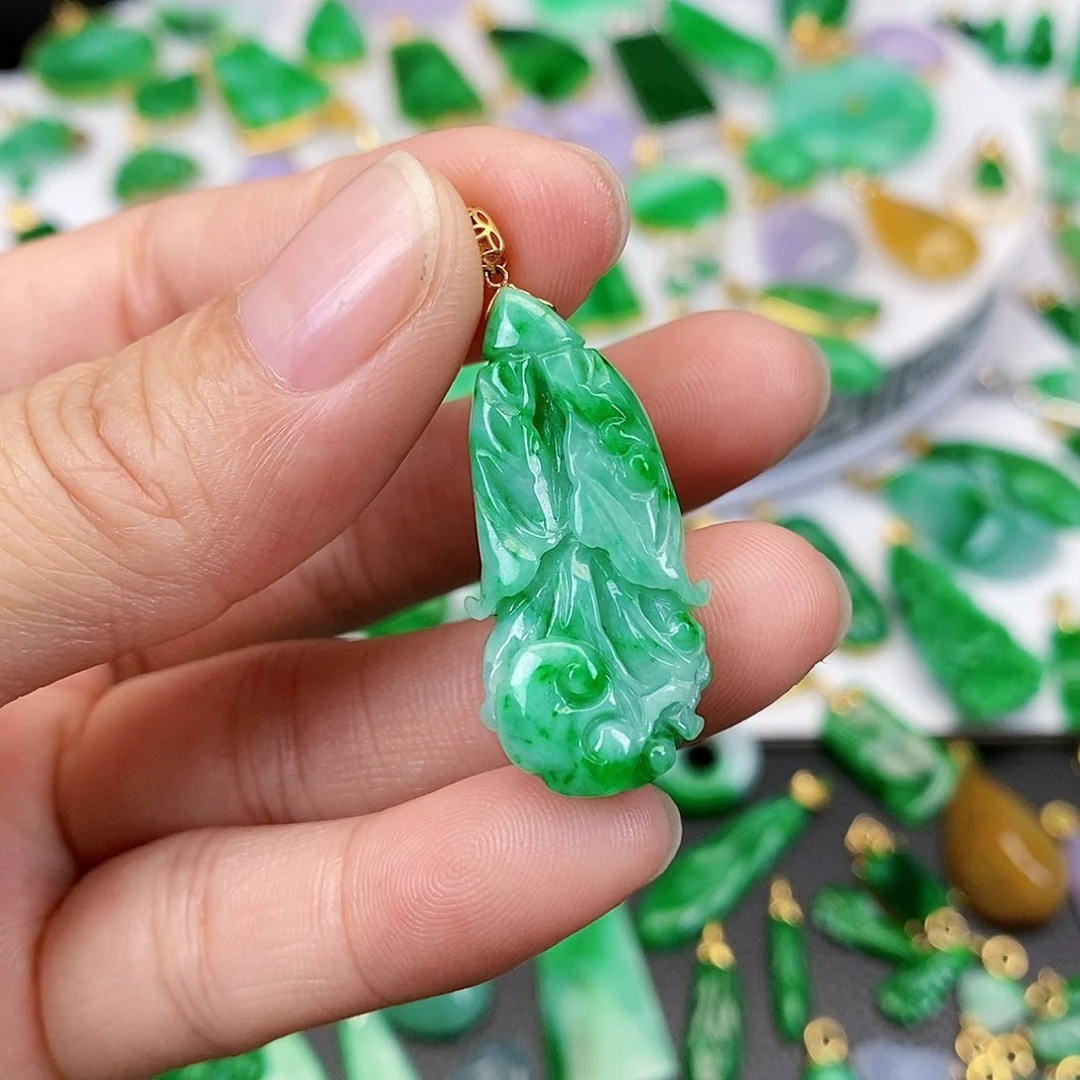 翡翠吊坠(不含链)18K金镶嵌
