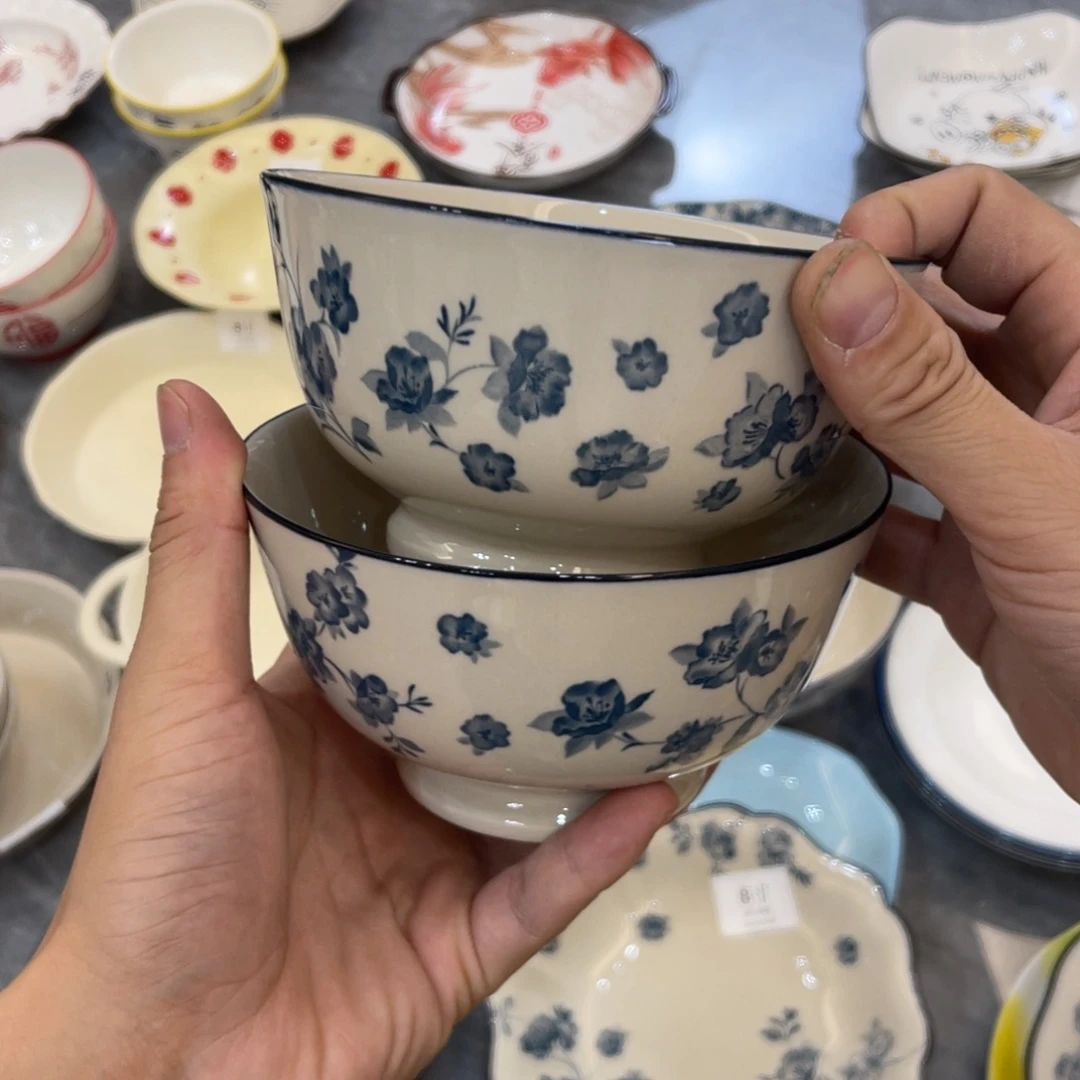 陶瓷微瑕餐具介意勿拍，满18飞！