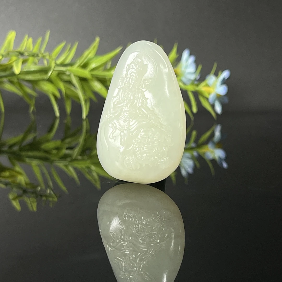 1226GC8856和田玉挂件