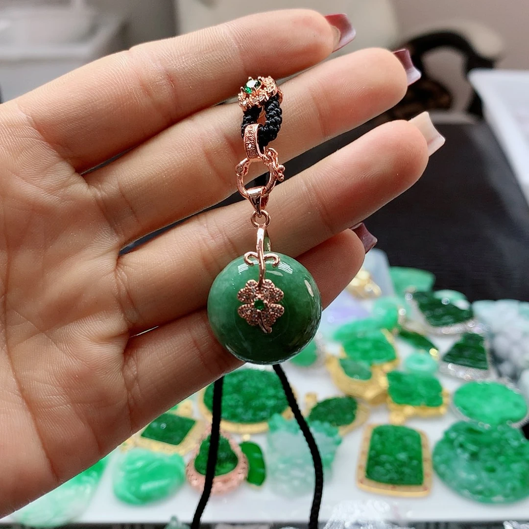 【闪购商品】翡翠吊坠(赠链)未镶嵌