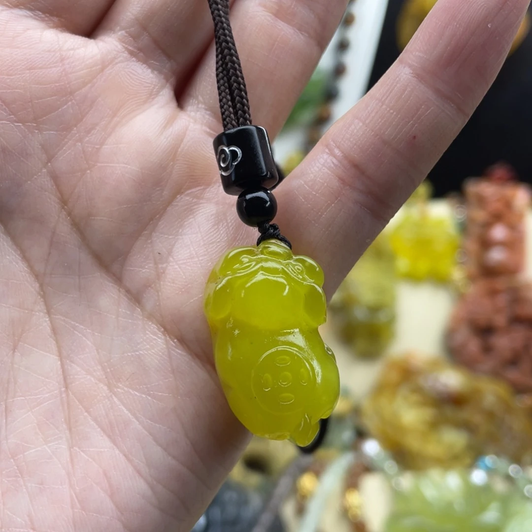 未镶嵌蛇纹石玉颈饰