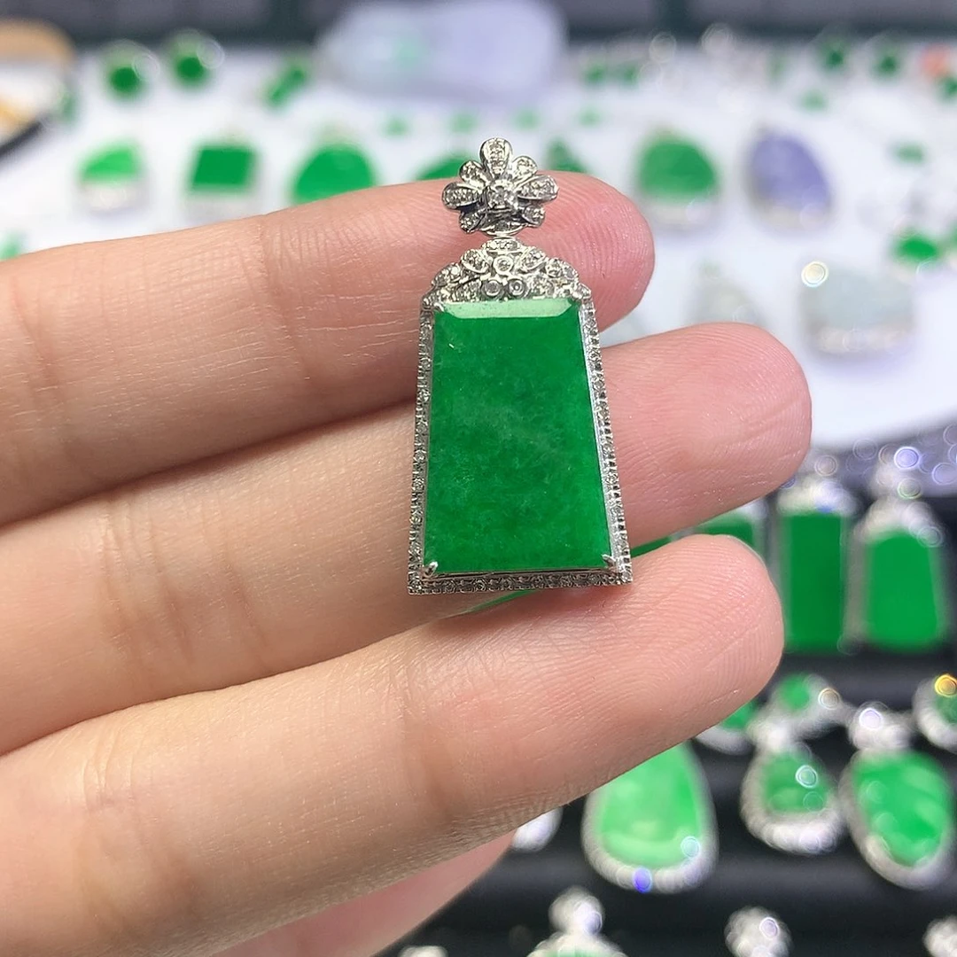 吊坠(不含链)18K金镶嵌翡翠