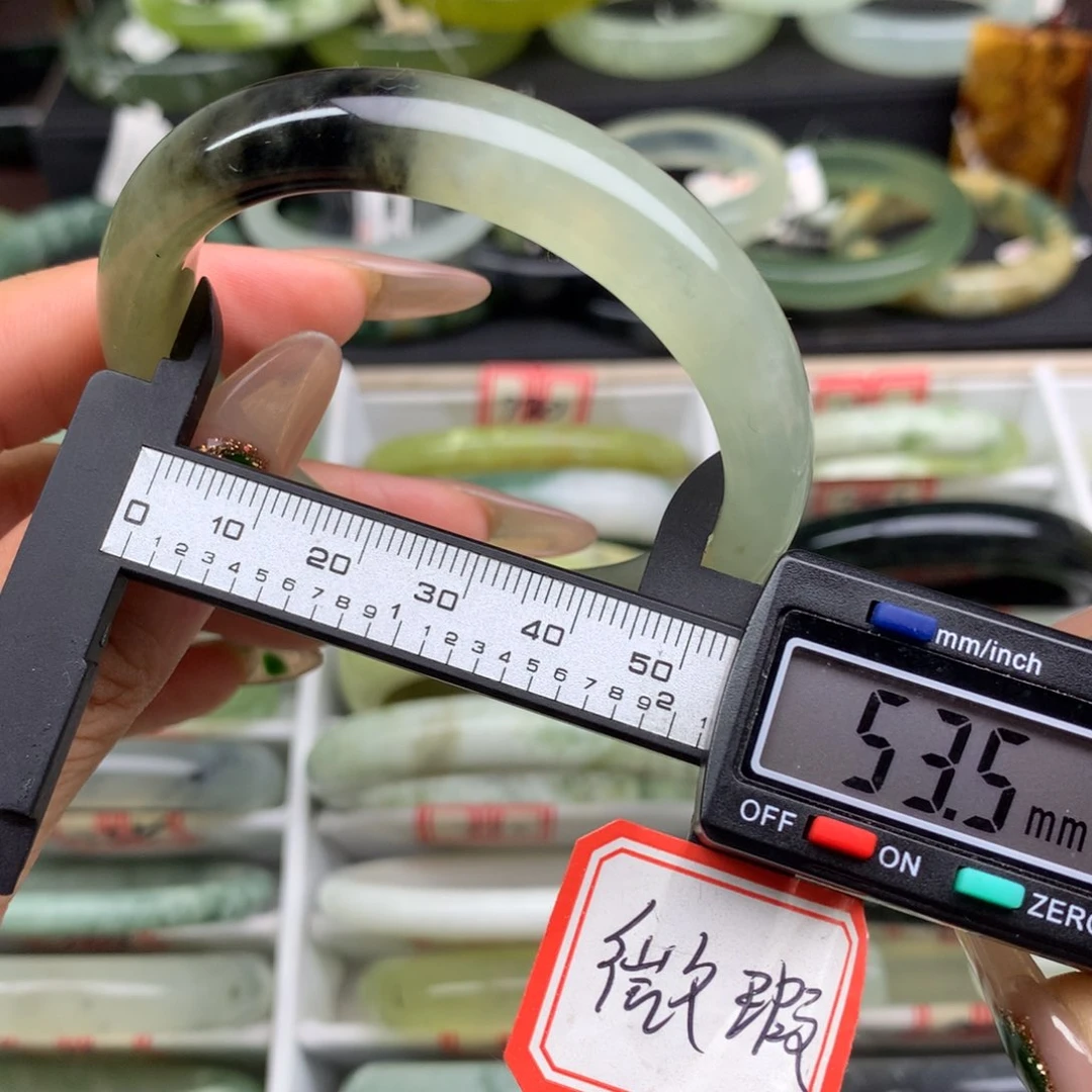 蛇纹石玉未镶嵌手镯795