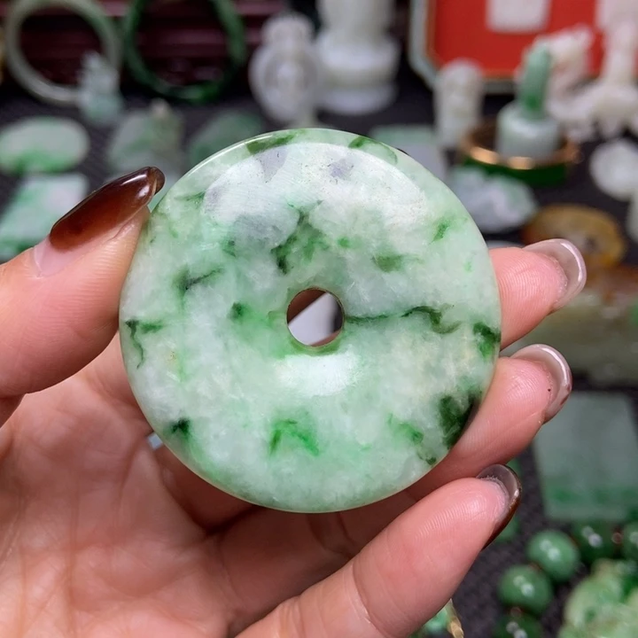 翡翠未镶嵌挂件清