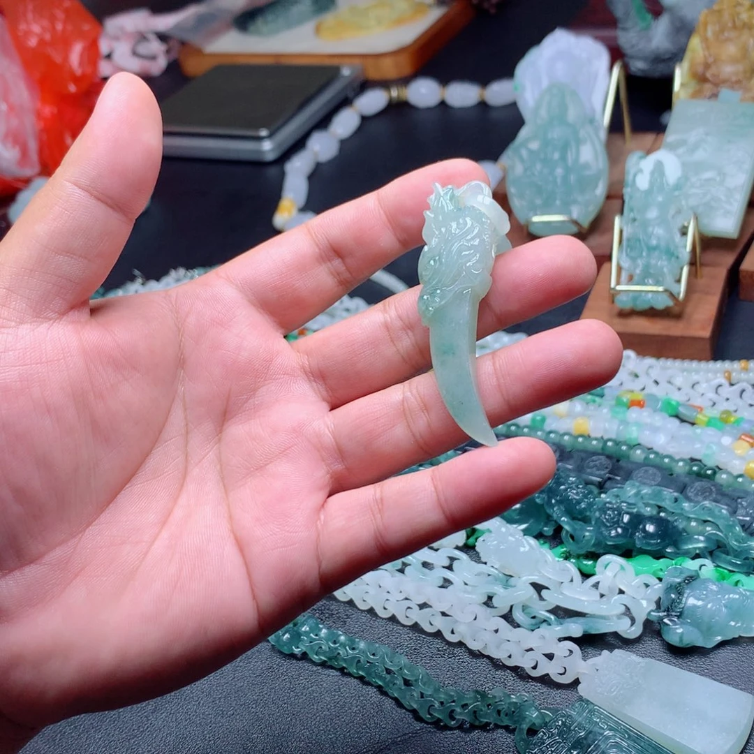 定制翡翠未镶嵌翡翠