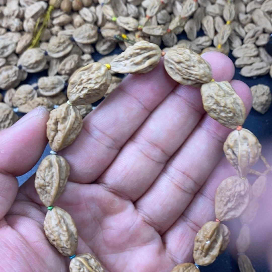 问***己核桃文玩木质核桃手串