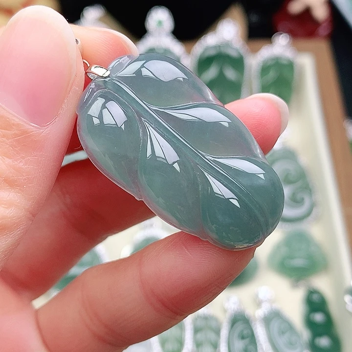 颈饰未镶嵌翡翠吊坠
