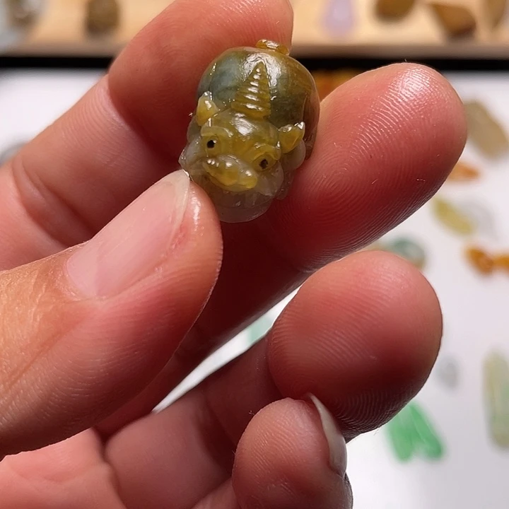 定制翡翠未镶嵌特色貔貅