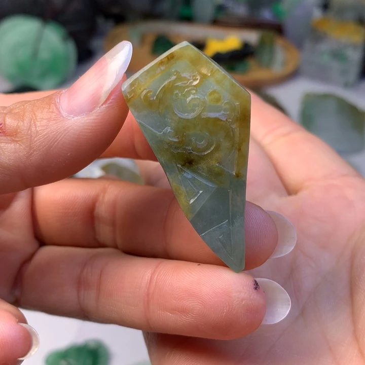 定制翡翠未镶嵌翡翠