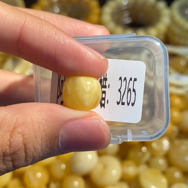 琥珀未镶嵌珠宝奇石3265