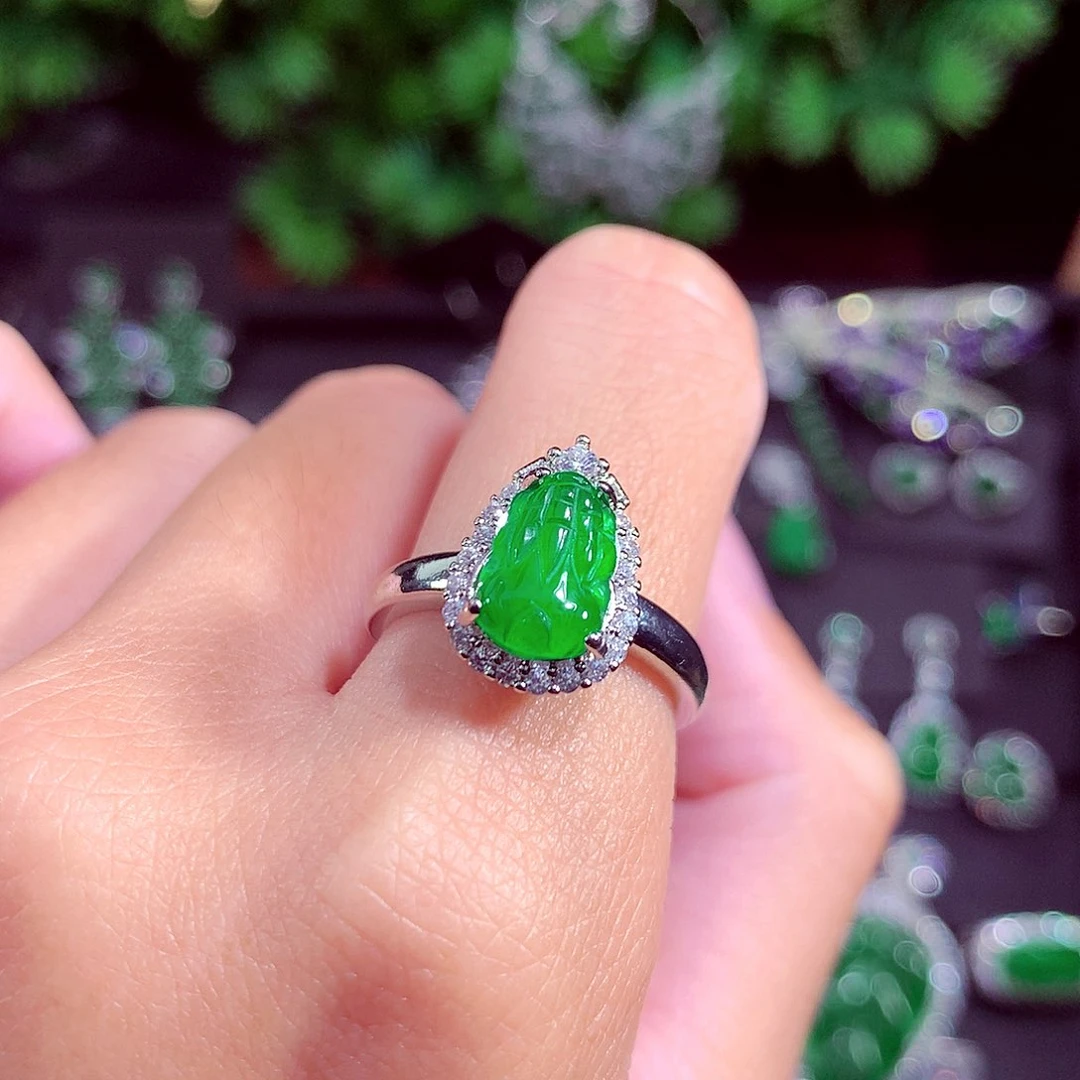 颈饰未镶嵌翡翠天然