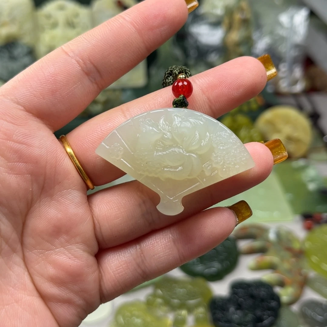 蛇纹石玉颈饰未镶嵌宁*妍