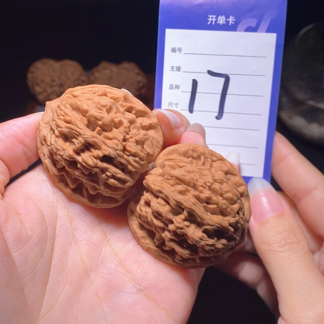 文玩核桃把件虎头全品42左右无运费险偏远不包邮