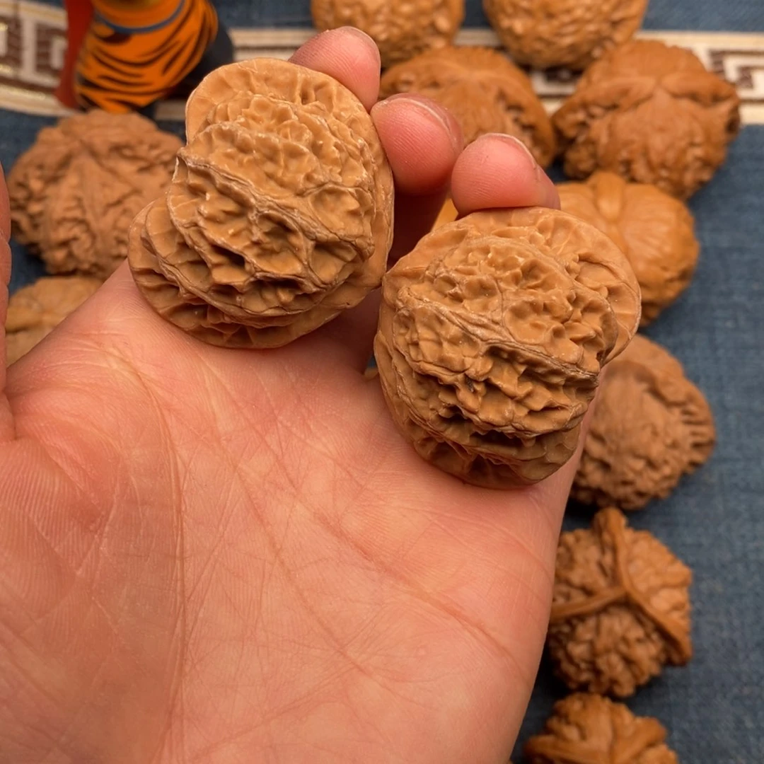 文玩核桃把件40全品六面精配桃心宫灯