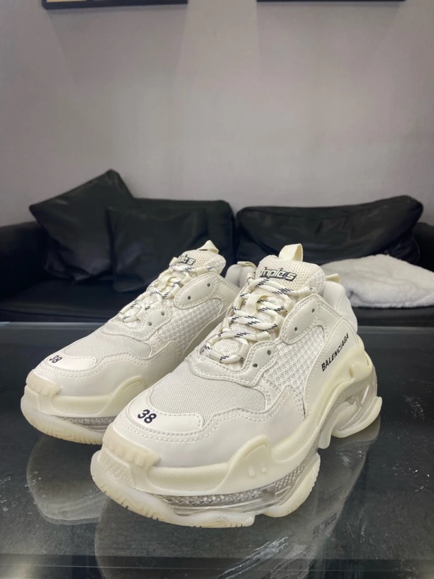 95新 Balenciaga/巴黎世家 Triple s米白38码配盒98新
