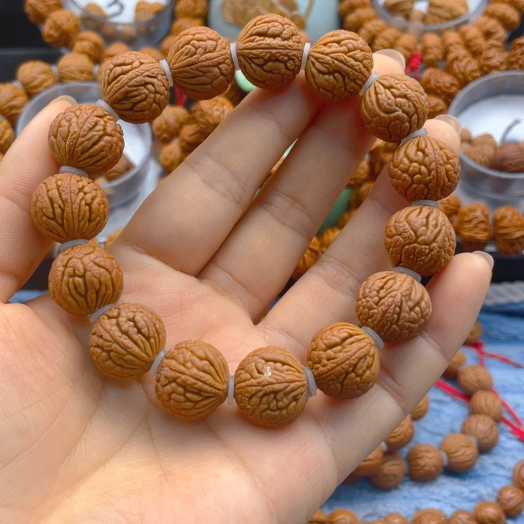 仿古甲骨文。红红火火