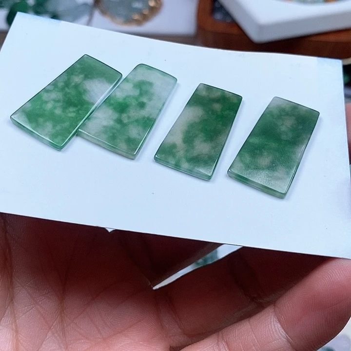 翡翠未镶嵌吊坠(不含链)一个100