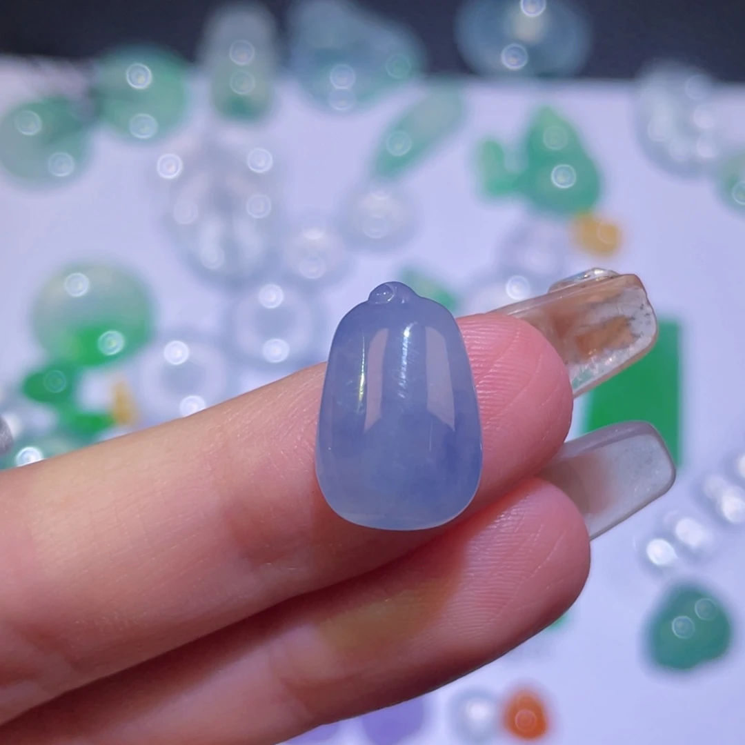 翡翠未镶嵌颈饰裸石